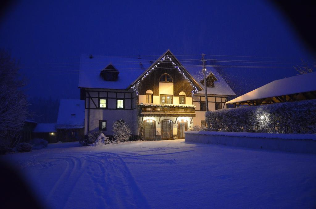 瓦乌布日赫新村旅馆住宿加早餐旅馆 外观 照片